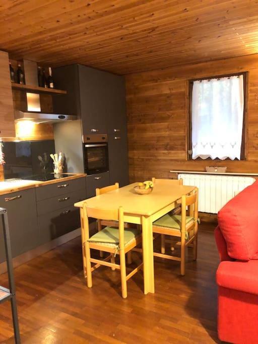 Appartamento Ampio Giardino Adiacente Piste Sci 4/6 Posti Letto ลาตุยเล ภายนอก รูปภาพ