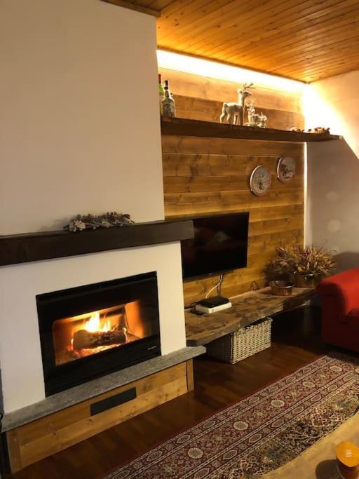 Appartamento Ampio Giardino Adiacente Piste Sci 4/6 Posti Letto ลาตุยเล ภายนอก รูปภาพ